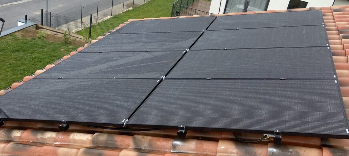 Installation de 8 panneaux solaires photovoltaïques français à Foix