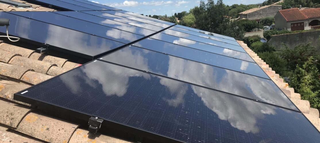 Installation de 15 panneaux solaires photovoltaïques sur tuiles canal à Bram